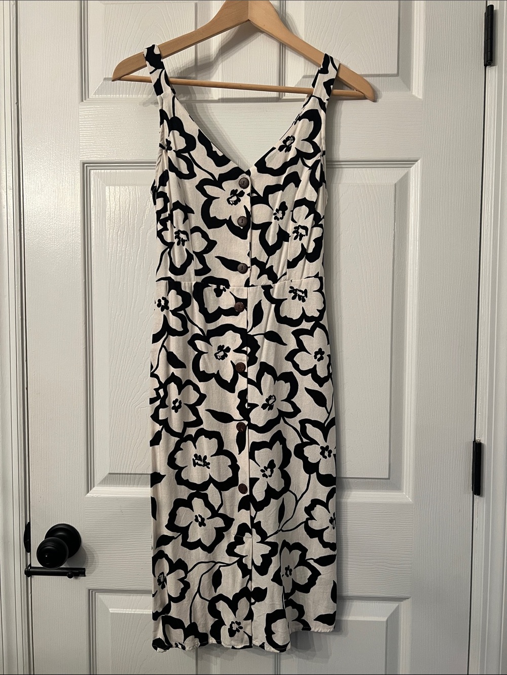 Monteau Black & White Floral Button-Front Midi Dress NWOT